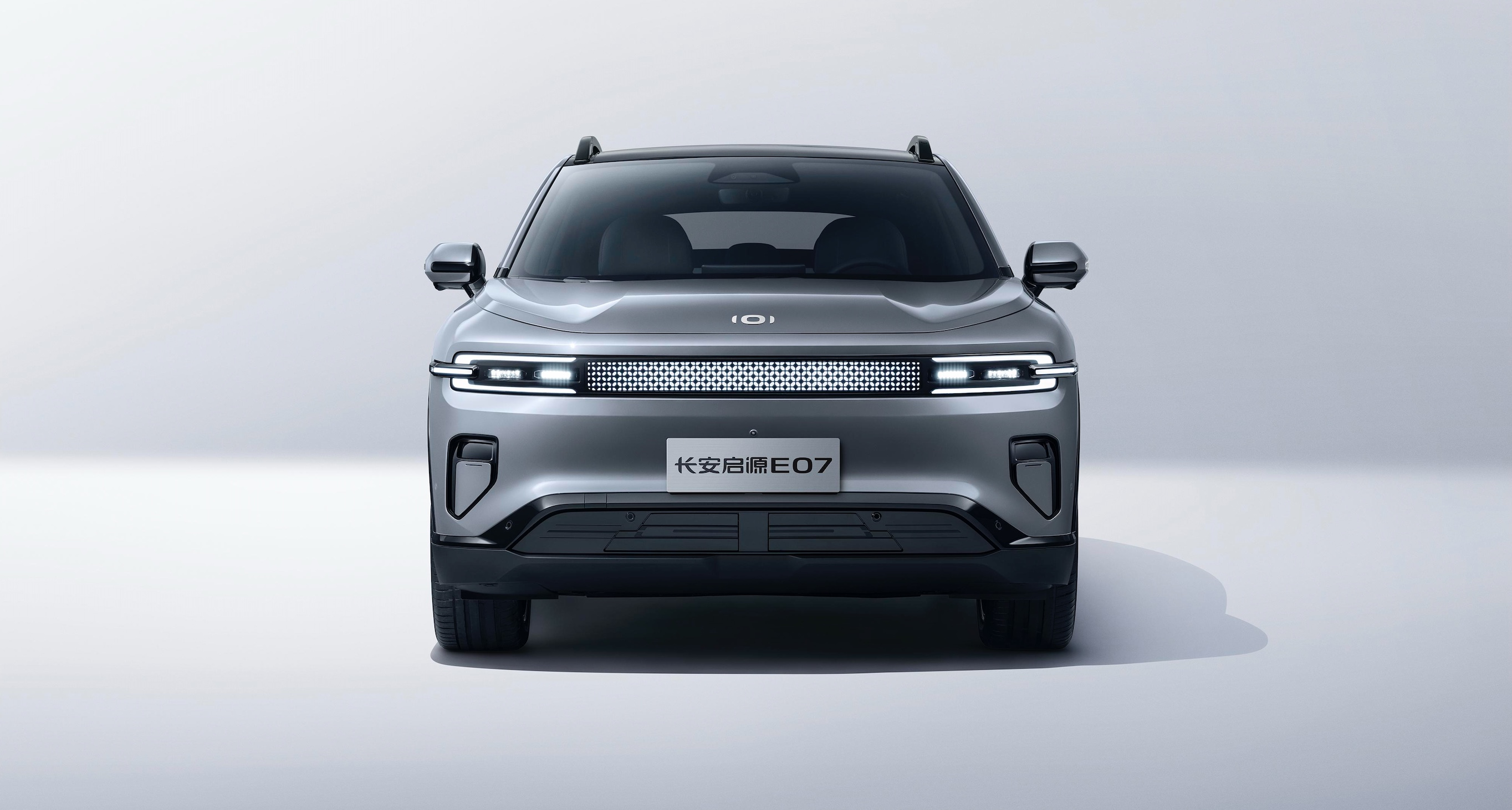 全球首款！伟德体育MINI COB全彩交互屏助力打造长安启源E07百变SUV